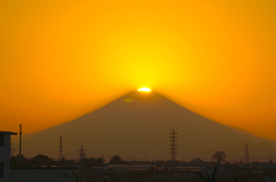 ダイヤモンド富士：戸塚区三角広場