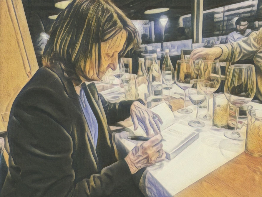 Veronika Bellone beim Buch-Signieren © Bellone Franchise Consulting GmbH