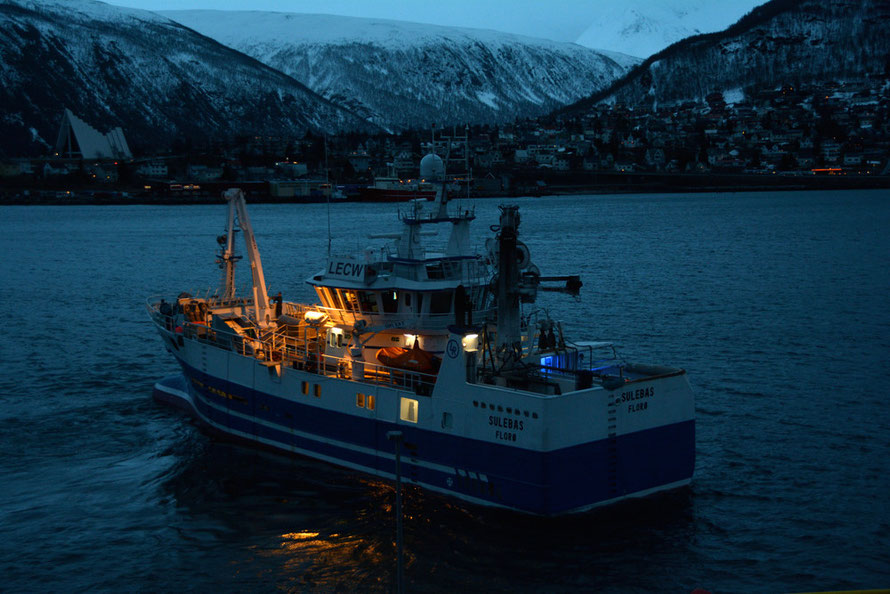 Sulebas leaving Tromso in the long twilight in April. 