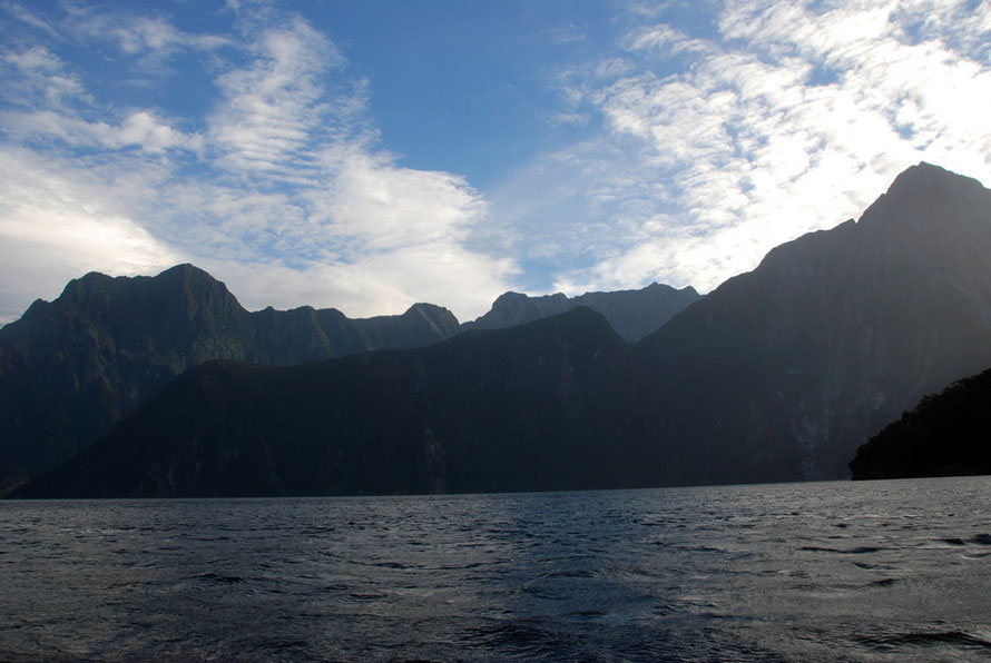 Looking WSW to the Footstool (635m centre) and Mitre Peak (R) (1,683m). Sheerdwon Pk is back L with Mt Gendarme ((1,931) and Lloyd Pk ((1,962m) in back centre R. (Possibly).