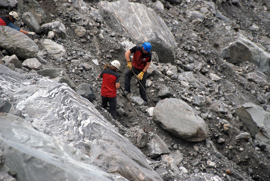 Ones that ready to rumble: the boulder shifters of the Fox Glacier