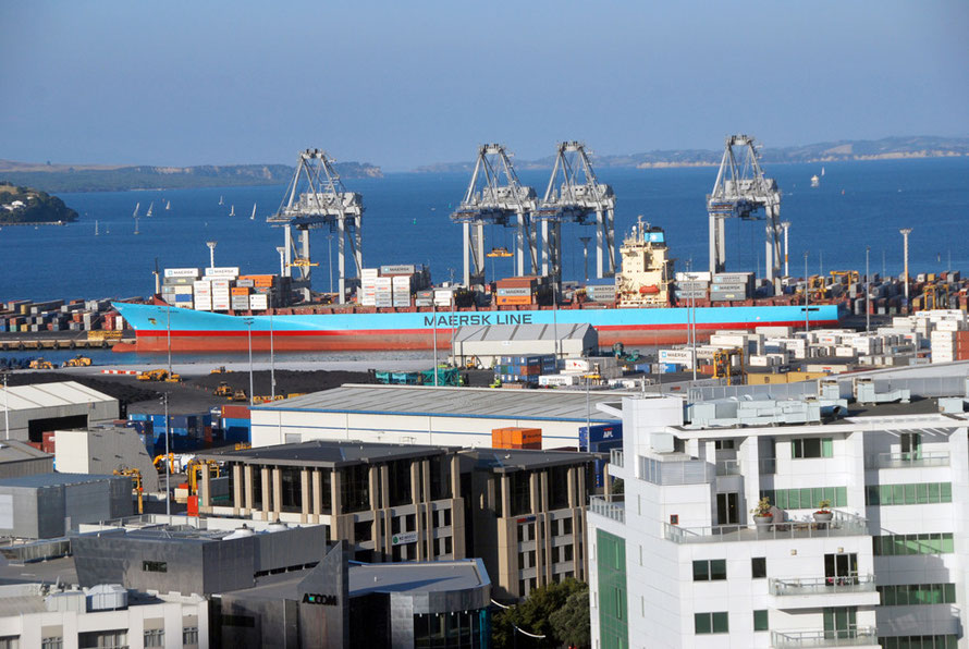 Our splendid view of the container port at Auckland. How I failed to see thatthere was a Ferguson Walk that went right beside it I will never know.