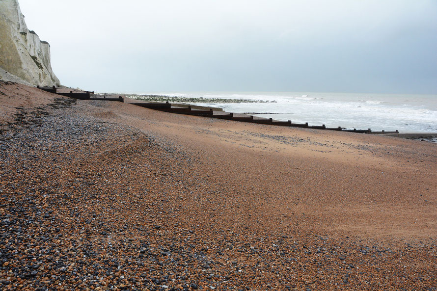 Bow lines in the shingle tide mark. 
