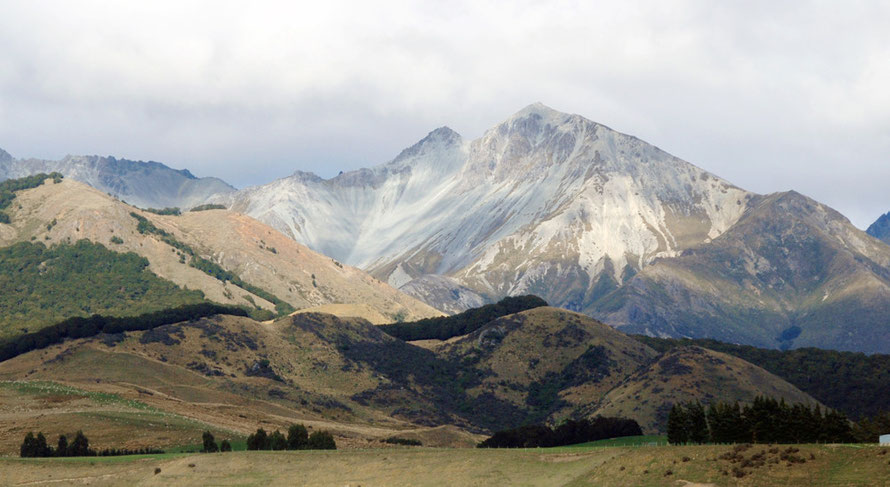 Takitimu Mountains II, from NH94 east of Te Anau, Southland. 