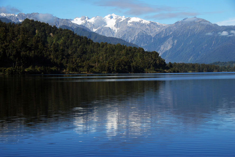 Lake Mapourika looking SSW towards Mt Tasman (3498m)