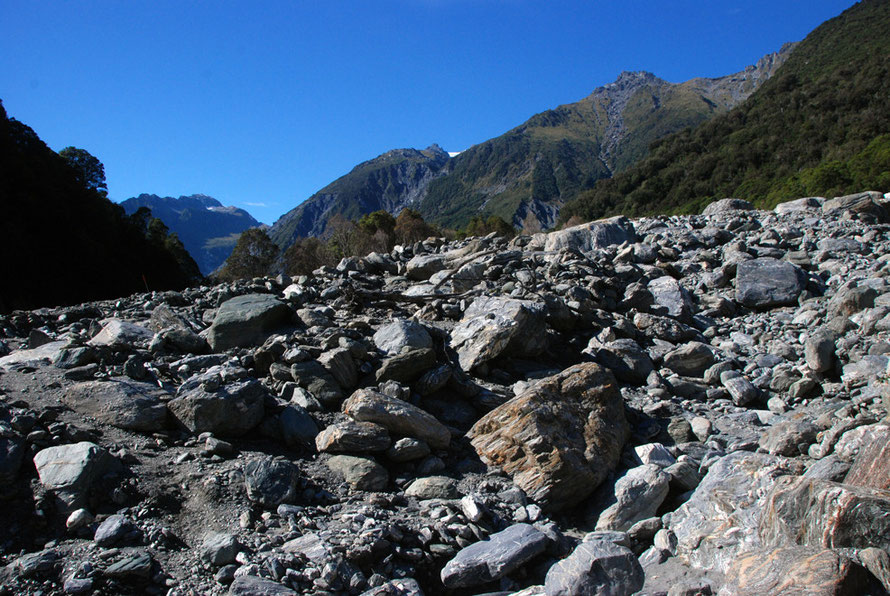 The crossing to the Chalet Lookout of the euphamistcally named Mills Creek