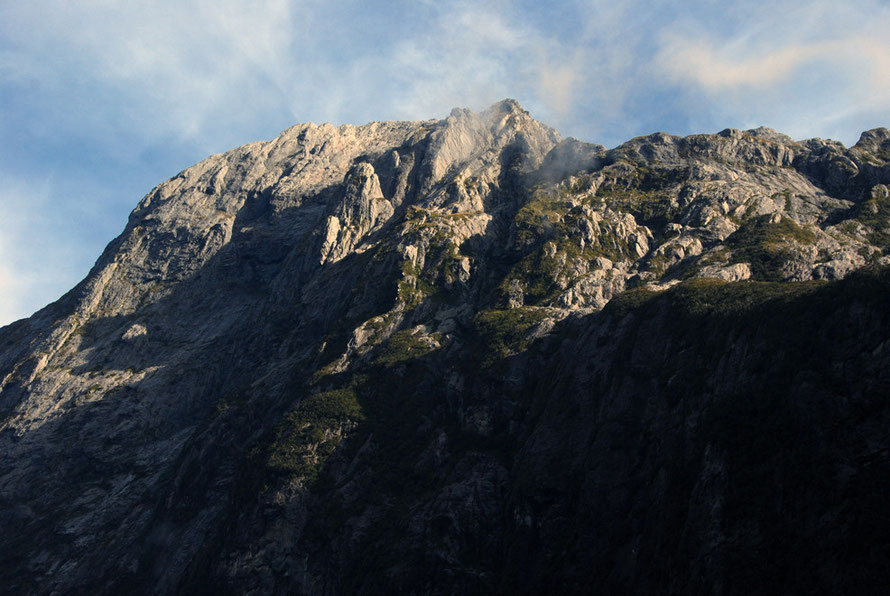 Rock spine on Milford Sound ridgetop showing evidence of ice-sheet erosion and mammillation of the Fiordland peaks.