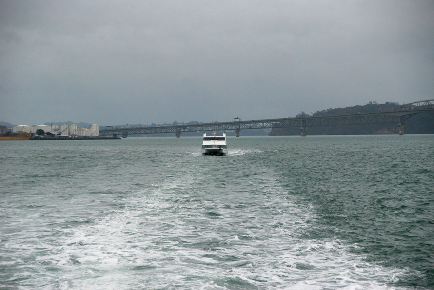 Under leaden skies we set out on the ferrry for Waiheke the day after Cyclone Lusi had passed thtough - the Harbour Bridge in the background.