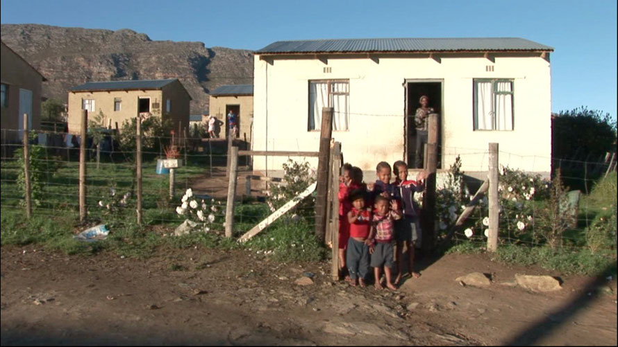 Smitsville township outside Barrydale in the Littel Karoo fruit belt (Screenshot from Minooger at http://youtu.be/KVHc_jKWxu0)