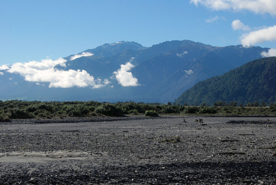 Room to swing a cat and then some: the Waitangitaona River near Whataroa looking towards the Price Range and Mt McFetrick Peak (2179m)