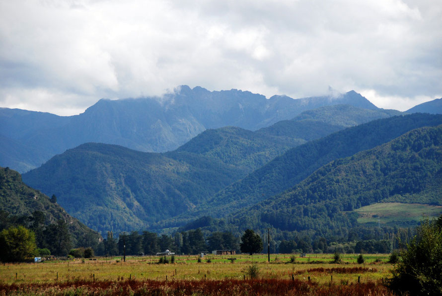 The looming Glasgow Range (1,459m) from the Four Rivers Plain in the Upper Buller Valley