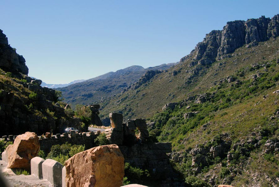 The Bain's Kloof following the course of the Witte River through a landscape 'repulsive and savagely grand.'