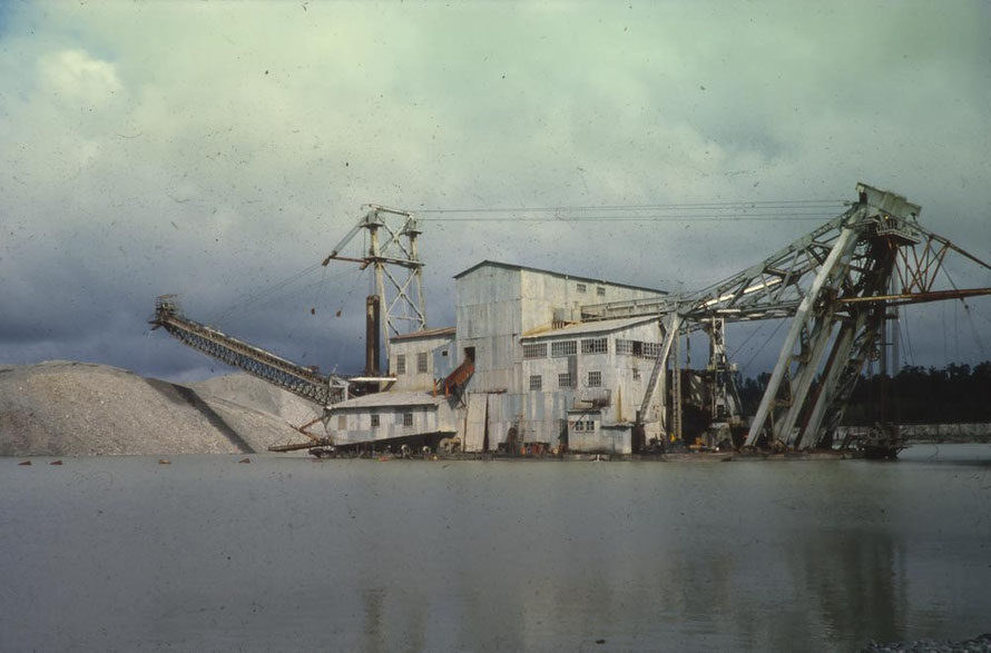 The 'Kaniere' Dredger on the Taramakau River est of Hokitika  (Sir George Grey Special Collections, Auckland Libraries, 1021-1869)