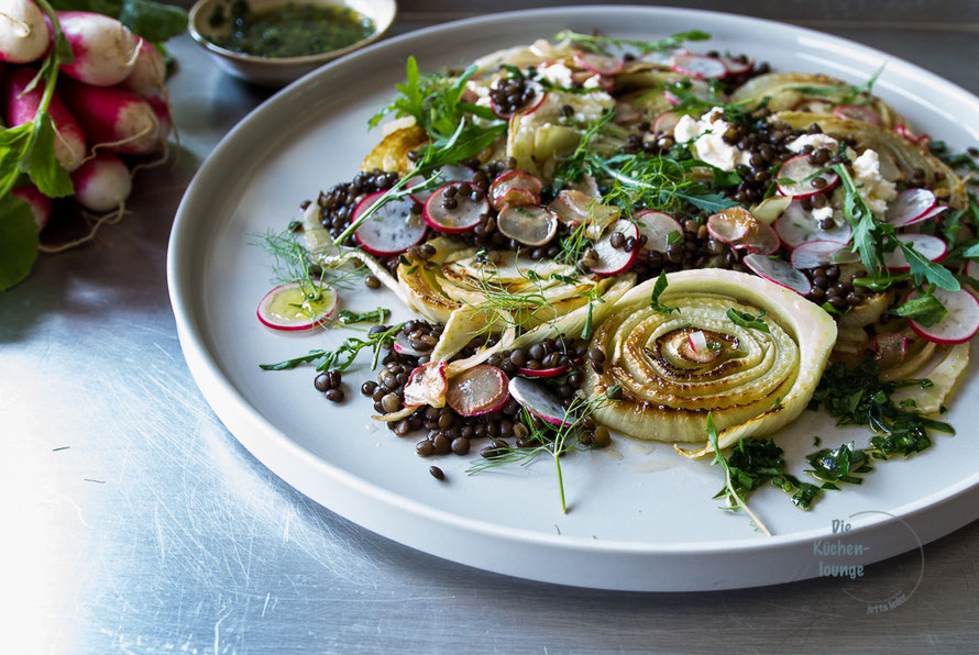 Sommerlicher Fenchel-Linsen Salat mit geschmorten Radieschen