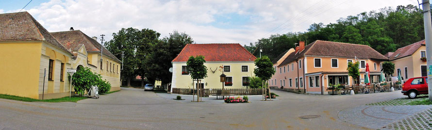 Schödlhof - Dorfplatz - Gasthaus