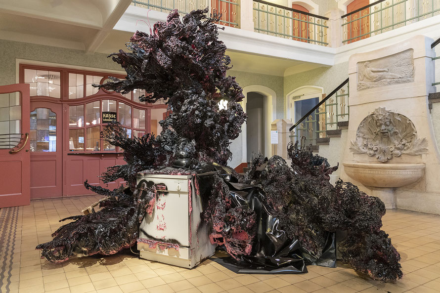 Nadine Baldow Kunstmuseum Heidenheim Marco Hompes Skulptur Foyer Declared Disaster 