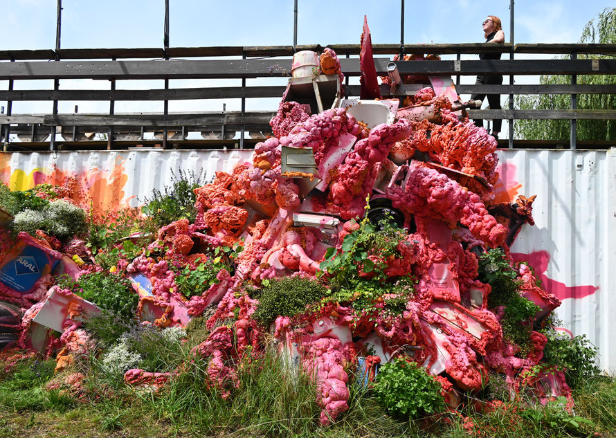 Nadine Baldow, site-specific large-scale sculpture, HUMAN HABITAT in Hamburg, art in public space
