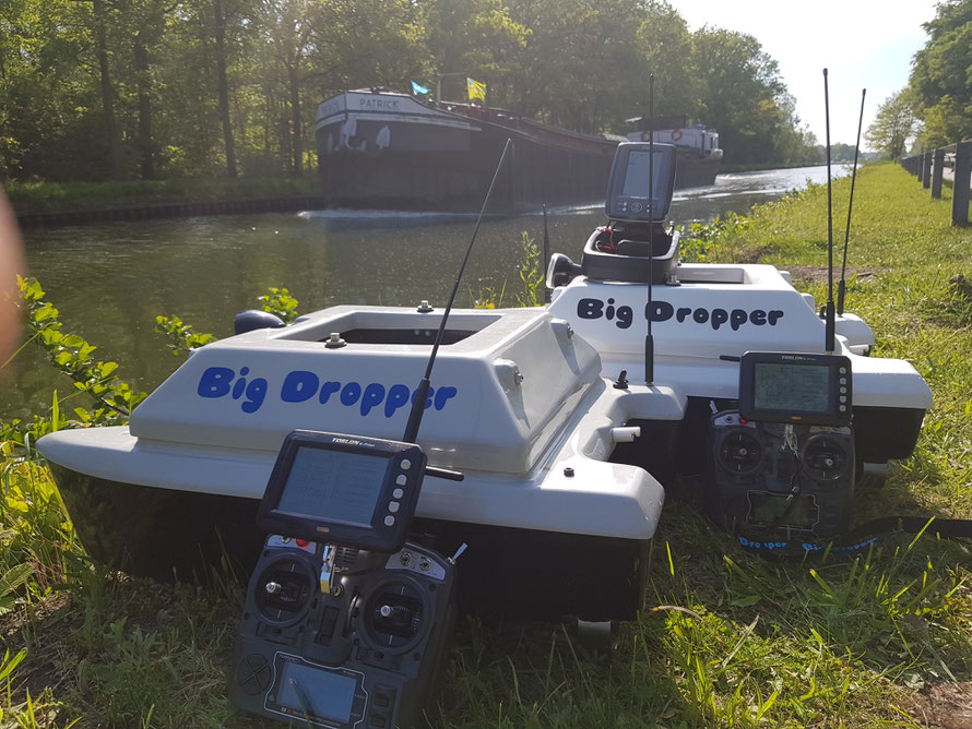 Toslon TF750 onderwatercamera Ultimate Stealth dubbele Cam voerboten baitboats visvinder fishfinder visvinders   Toslon TF640 Toslon TF740 Big Spotter karper carp  karpers Raymarine pro 5 3D Carps  voerboot kopen voerboten Ultimate Stealth Cam