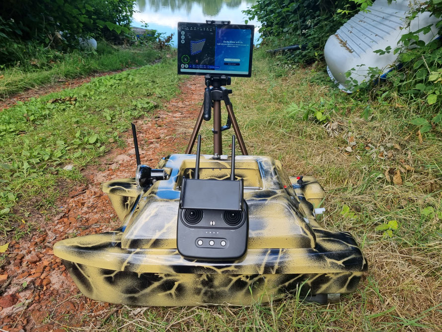 Huur Voerboot Voerboten Baitbaots Baitbaot Pulse Bleu Pulse Red pulse Black XR310 Toslon XR500 autopilot Carppilot pro onderwatercamera Toslon TF520 visvinder Fishfinders visvinders ToslonTF740 karpervisser Raymarine pro5 3DCarps karper huren voerboot