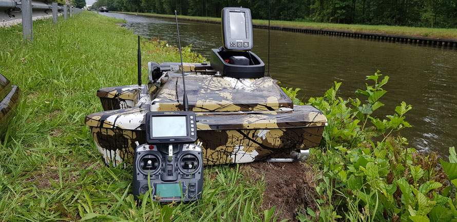 Toslon TF750 onderwatercamera Ultimate Stealth dubbele Cam voerboten baitboats visvinder fishfinder visvinders   Toslon TF640 Toslon TF740 Big Spotter karper carp  karpers Raymarine pro 5 3D Carps  voerboot kopen voerboten Ultimate Stealth Cam