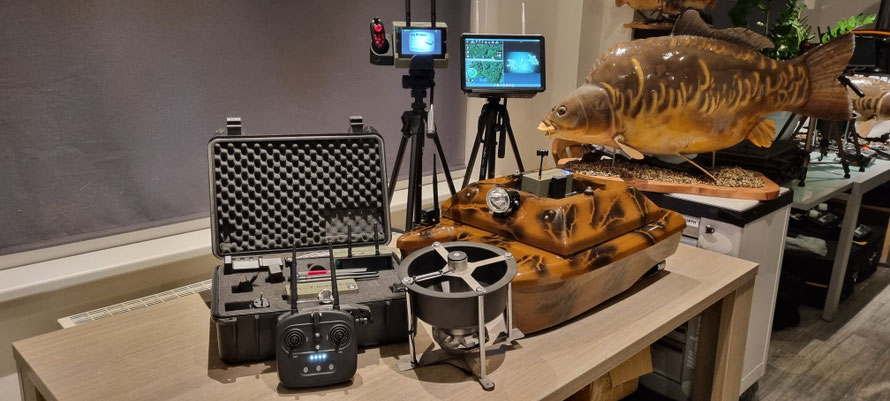 Huur Voerboot Voerboten Baitbaots Baitbaot Pulse Bleu Pulse Red pulse Black XR310 Toslon XR500 autopilot Carppilot pro onderwatercamera Toslon TF520 visvinder Fishfinders visvinders ToslonTF740 karpervisser Raymarine pro5 3DCarps karper huren voerboot