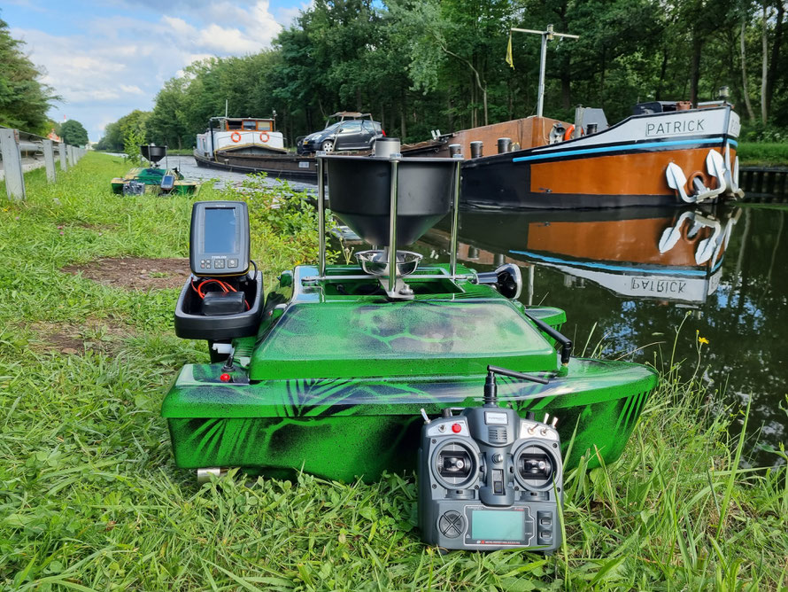 Toslon TF640, Raymarine pro 5, Carp Pilot pro, onderwatercamera, Ultimate Stealth Cam Dubbele, Ultimate Stealth cam, voerboten, baitboats, visvinder, fishfinder, visvinders, Toslon TF640 , Toslon TF740 , Toslon TF750, karper, 3D Carps , voerboot kopen