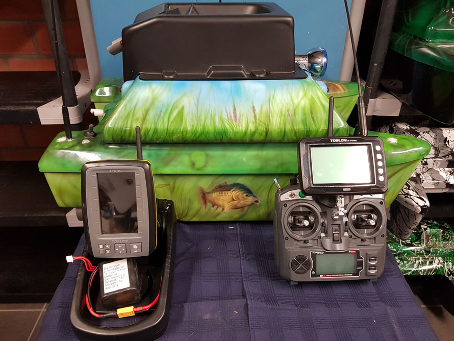 Toslon TF640, Raymarine pro 5, Carp Pilot pro, onderwatercamera, Ultimate Stealth Cam Dubbele, Ultimate Stealth cam, voerboten, baitboats, visvinder, fishfinder, visvinders, Toslon TF640 , Toslon TF740 , Toslon TF750, karper, 3D Carps , voerboot kopen