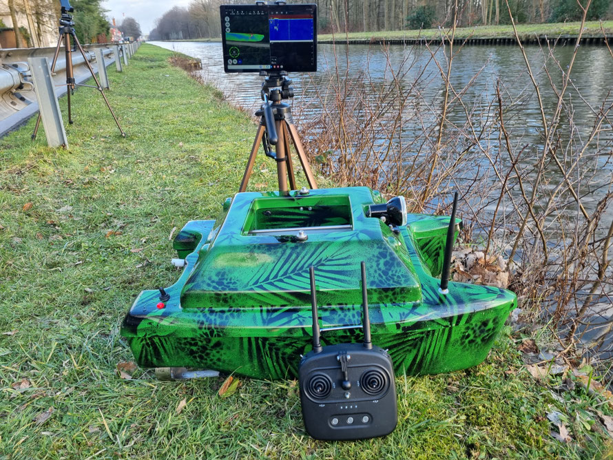 Huur Voerboot Voerboten Baitbaots Baitbaot Pulse Bleu Pulse Red pulse Black XR310 Toslon XR500 autopilot Carppilot pro onderwatercamera Toslon TF520 visvinder Fishfinders visvinders ToslonTF740 karpervisser Raymarine pro5 3DCarps karper huren voerboot