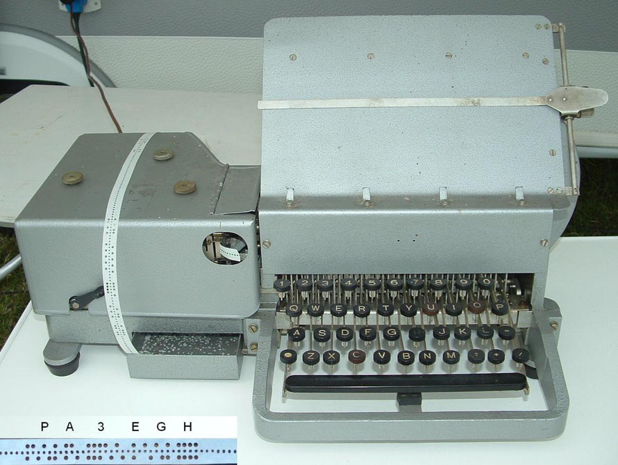 German - Wheatstone Telegraph Morse code Perforator. Made by Hell Typ TL 1c.