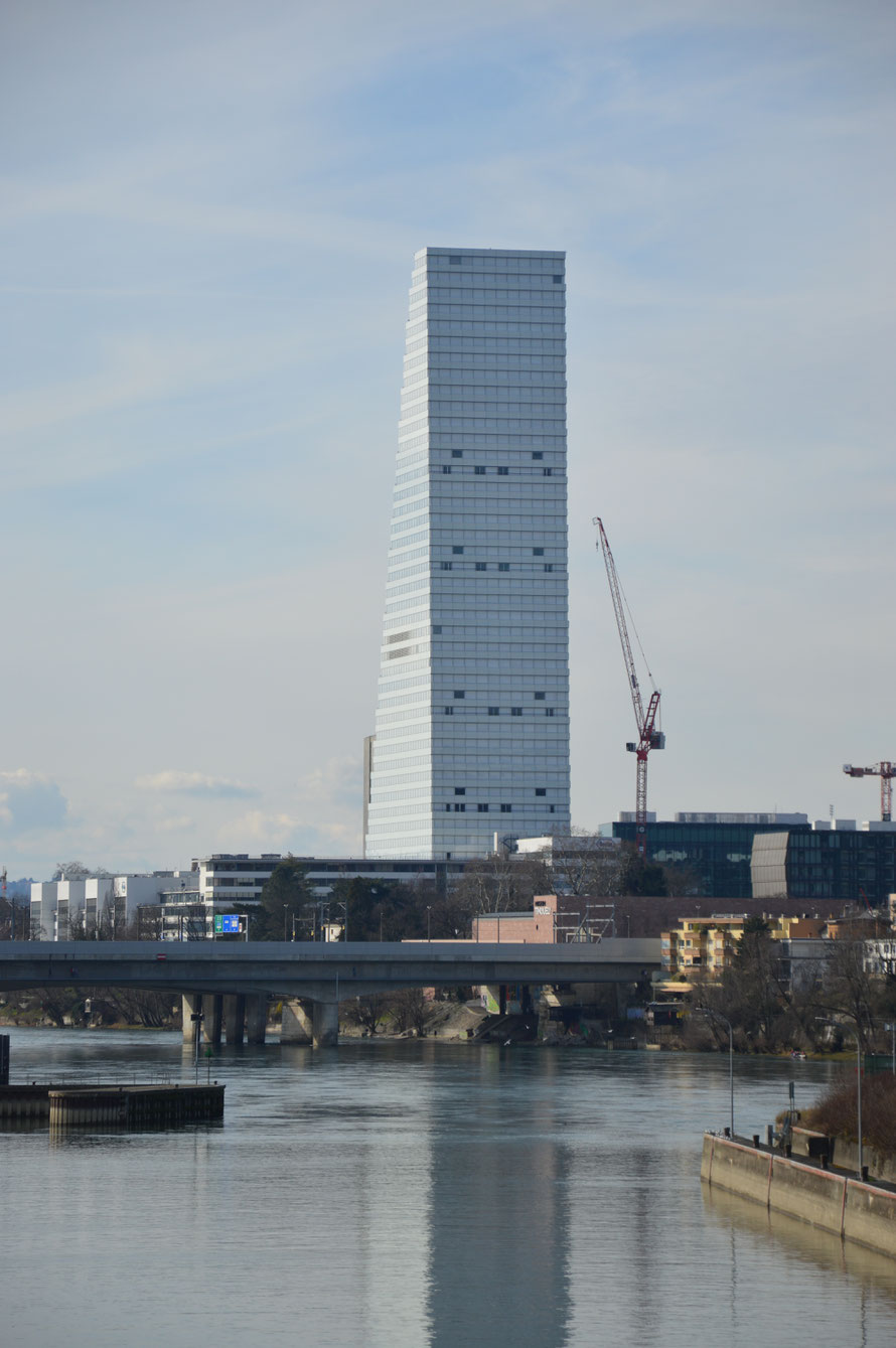 Der Roche Turm mit seinen 178 Metern.