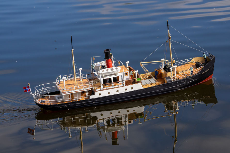 Der Bau des Modells hat viel Spaß gemacht und auf dem Wasser ist es ein Hingucker.