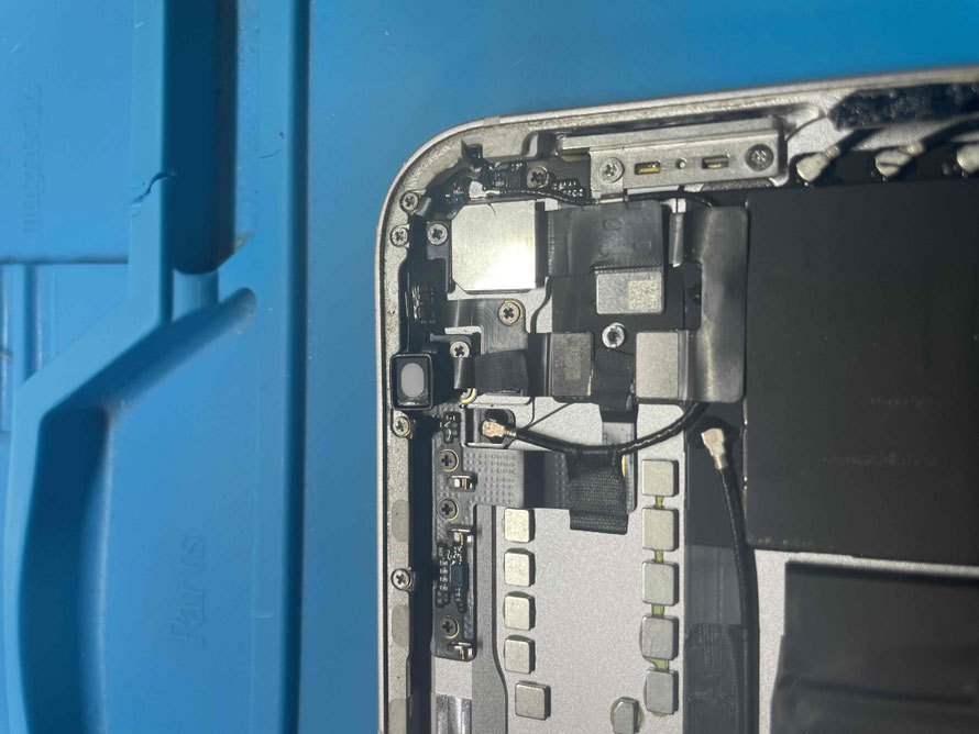広島のiPhone修理店・ミスターアイフィクスでは、iPadのスリープボタン陥没をどこよりもお安く提供させていただいています。