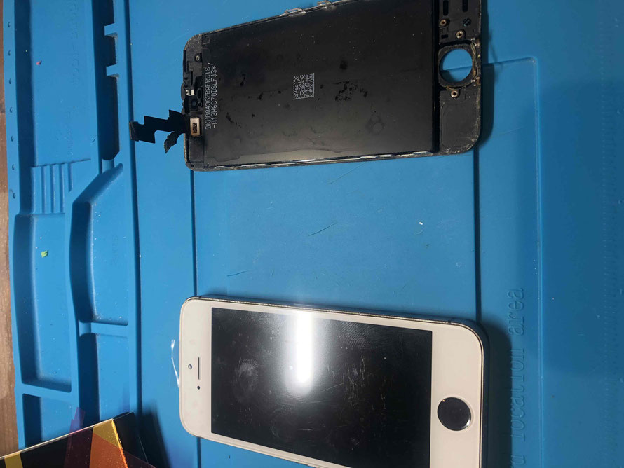 広島のiPhone修理店・ミスターアイフィクスでは、iPhoneSEのパネル交換をどこよりもお安く提供させていただいています。