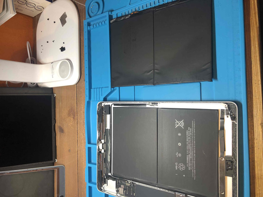 広島のiPhone修理店・ミスターアイフィクスでは、iPad7のバッテリー交換修理をどこよりもお安く提供させていただいています。