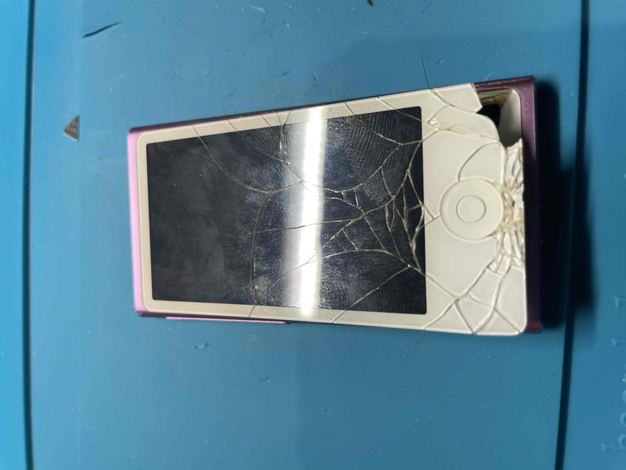 広島のiPhone修理店・ミスターアイフィクスでは、iPodNanoのバッテリー交換をどこよりもお安く提供させていただいています。