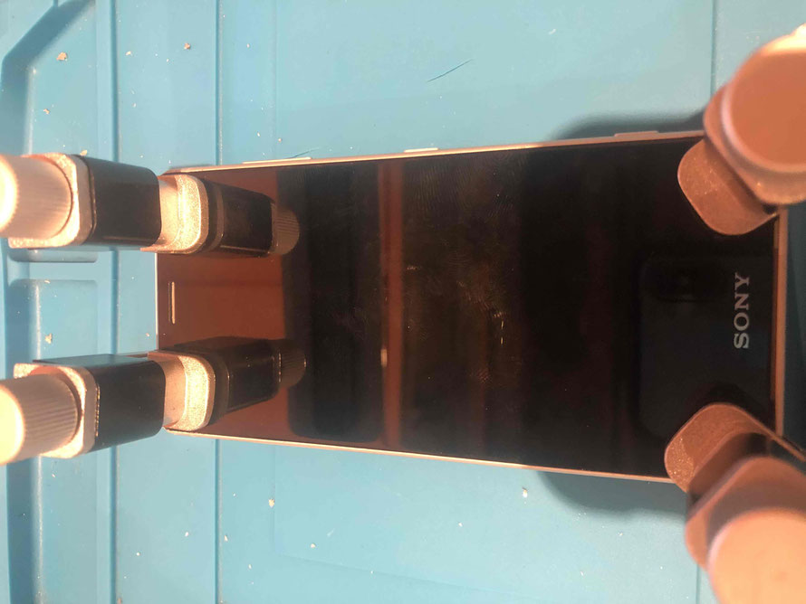 広島のiPhone修理店・ミスターアイフィクスでは、Xperiaのパネル割れ修理をどこよりもお安く提供させていただいています。
