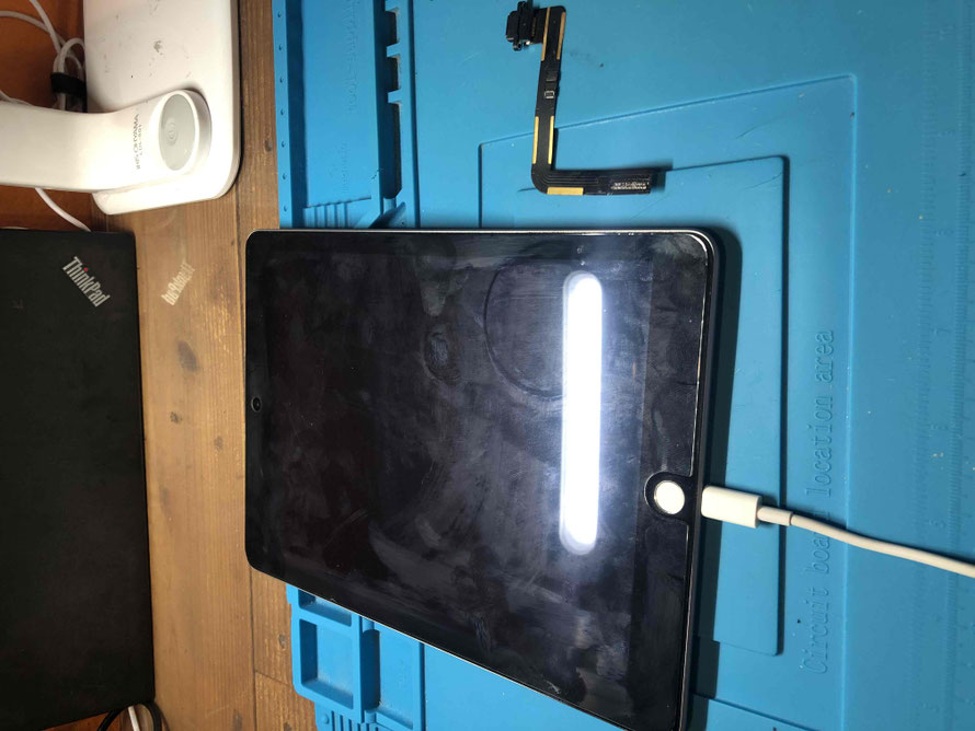 広島のiPhone修理店・ミスターアイフィクスでは、iPad5のドックコネクター交換をどこよりもお安く提供させていただいています。