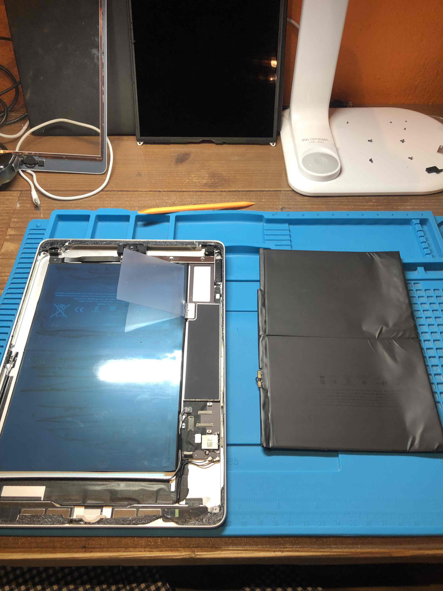 広島のiPhone修理店・ミスターアイフィクスでは、iPad7のバッテリー交換をどこよりもお安く提供させていただいています。