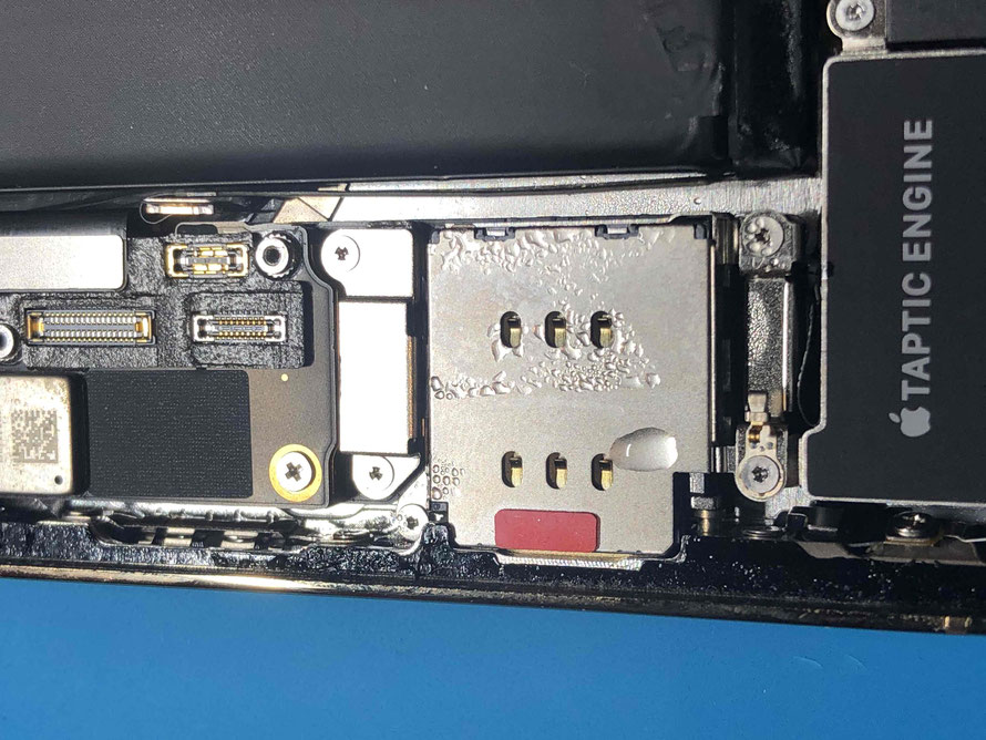 広島のiPhone修理店・ミスターアイフィクスでは、iPhone12Proのパネル割れ修理をどこよりもお安く提供させていただいています。