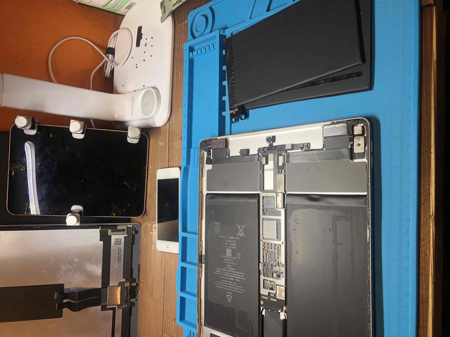 広島のiPhone修理店・ミスターアイフィクスでは、iPadPro12.9のバッテリー交換をどこよりもお安く提供させていただいています。