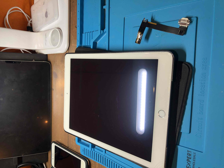 広島のiPhone修理店・ミスターアイフィクスでは、iPadAir2のドックコネクタ交換をどこよりもお安く提供させていただいています。