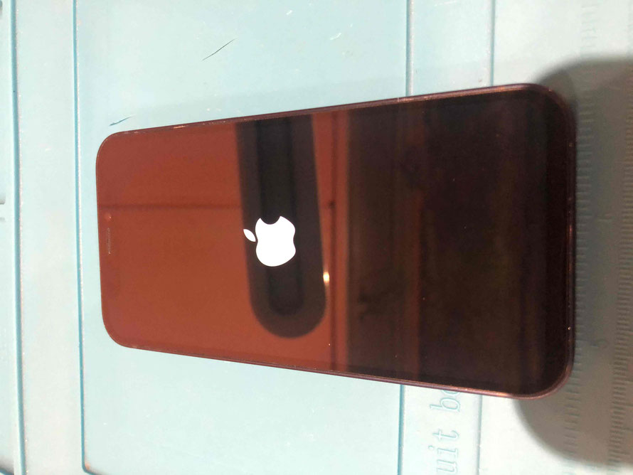 広島のiPhone修理店・ミスターアイフィクスでは、iPhone12miniのパネル割れ修理をどこよりもお安く提供させていただいています。