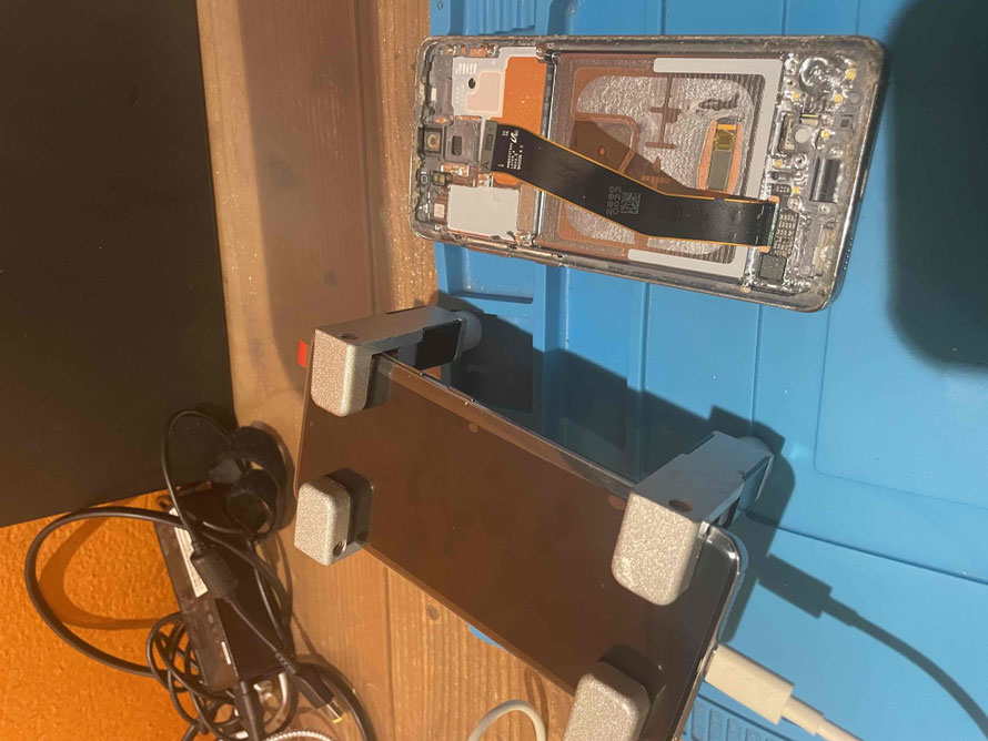 広島のiPhone修理店・ミスターアイフィクスでは、GALAXYの割れパネル交換をどこよりもお安く提供させていただいています。