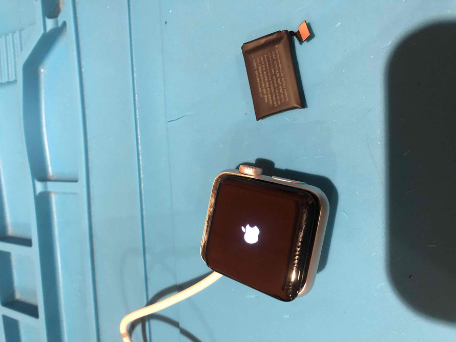 広島のiPhone修理店・ミスターアイフィクスでは、AppleWatchのバッテリー交換をどこよりもお安く提供させていただいています。