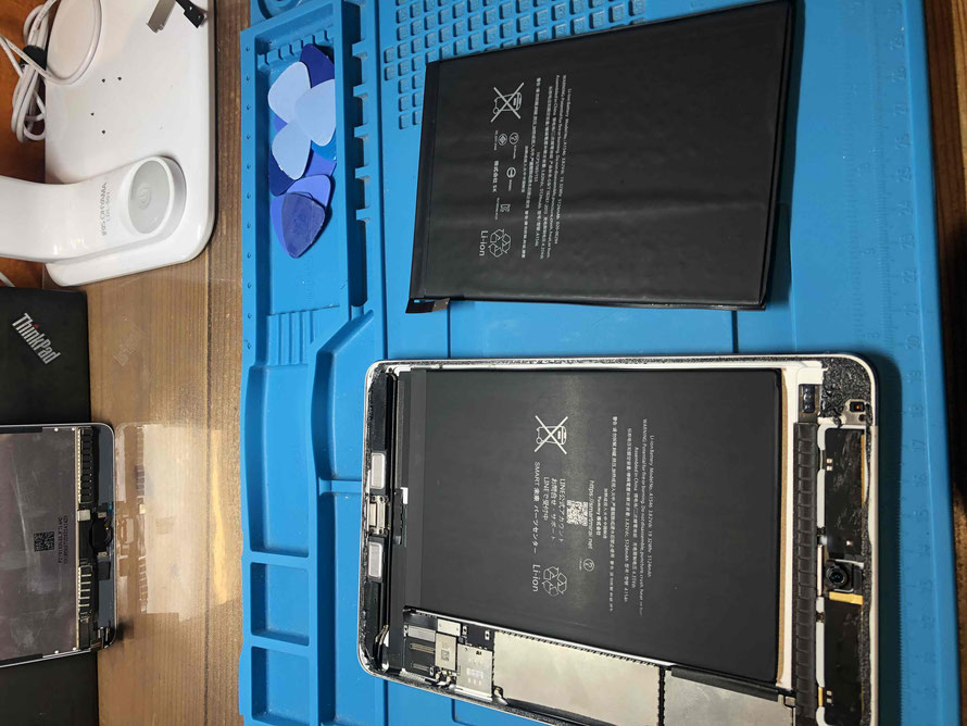 広島のiPhone修理店・ミスターアイフィクスでは、iPadnmini4のバッテリー交換をどこよりもお安く提供させていただいています。