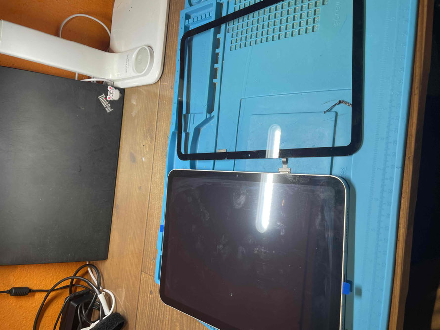 広島のiPhone修理店・ミスターアイフィクスでは、iPad10のパネル割れ交換をどこよりもお安く提供させていただいています。