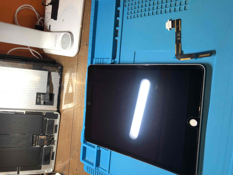 広島のiPhone修理店・ミスターアイフィクスでは、iPad5のドックコネクターフレックスケーブル交換をどこよりもお安く提供させていただいています。