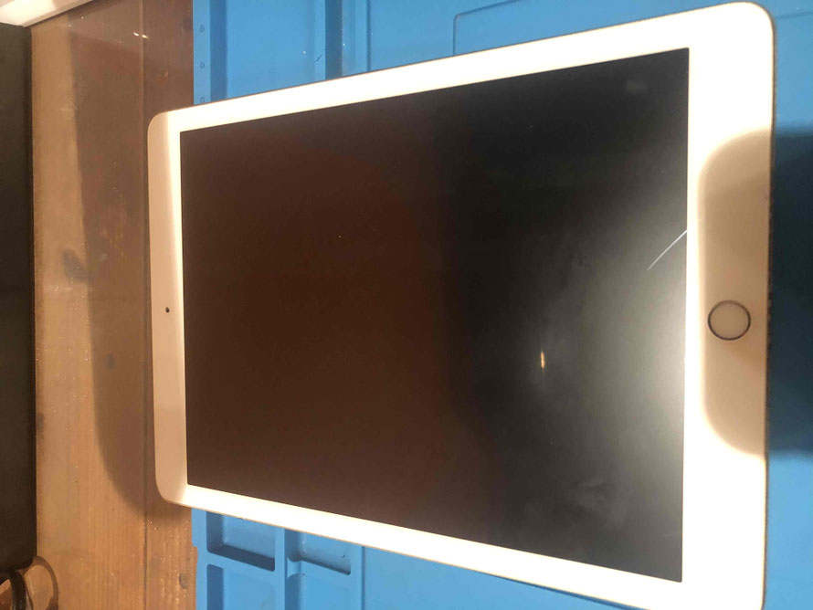広島のiPhone修理店・ミスターアイフィクスでは、iPadPro9.7のドックコネクター交換をどこよりもお安く提供させていただいています。