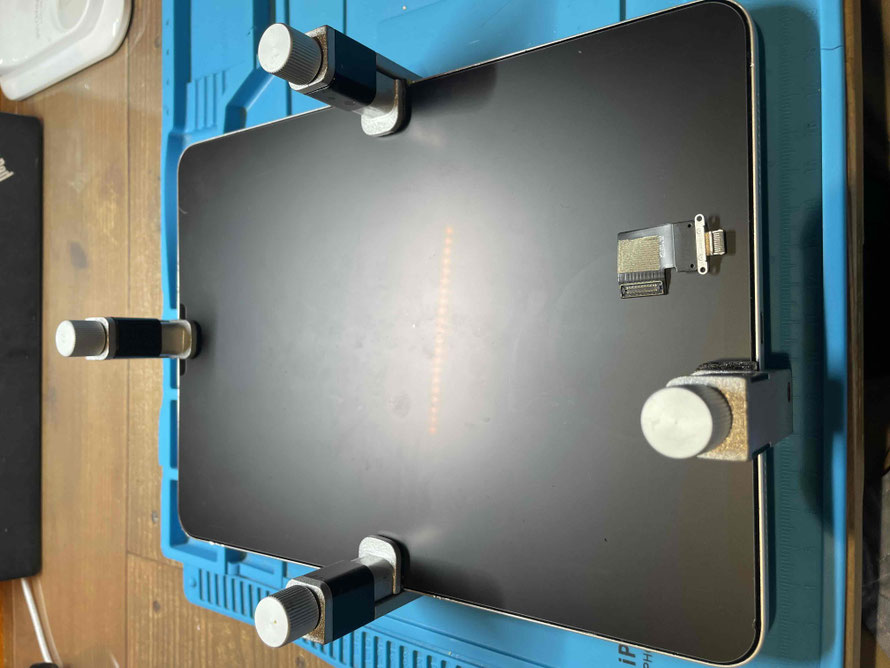 広島のiPhone修理店・ミスターアイフィクスでは、iPadのドックコネクター交換をどこよりもお安く提供させていただいています。