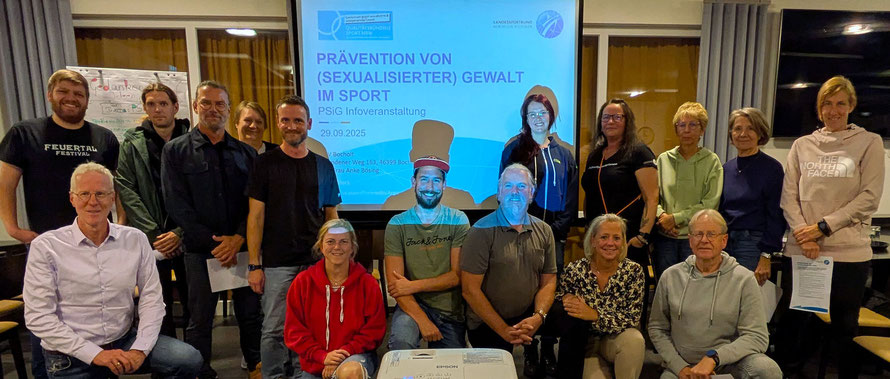 Teilnehmer der Auftaktveranstaltung zum Thema "Schutz gegen interpersonelle und sexualisierte Gewalt"